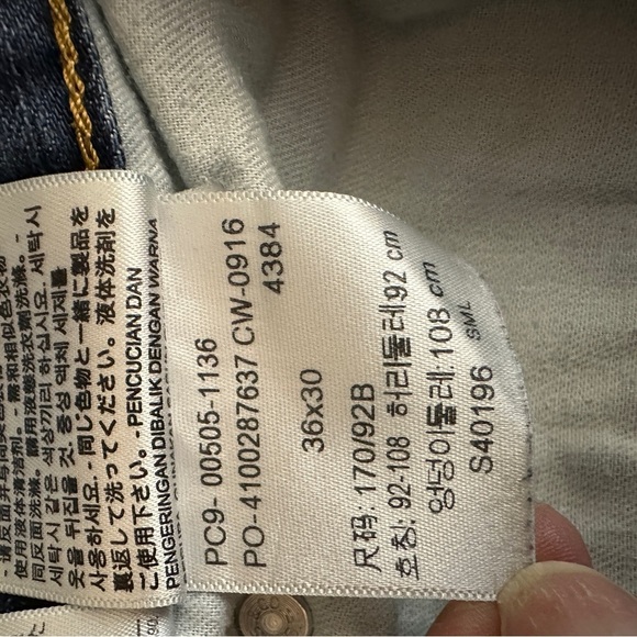 Levi's 505 Jeans Mens 36x30 Blue Distressed Regular Fit Straight Classic Denim - Picture 10 of 10